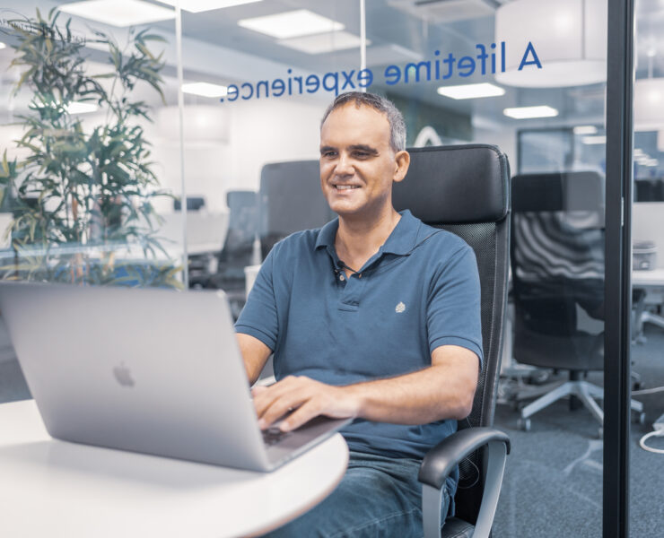 How to keep updated with Java