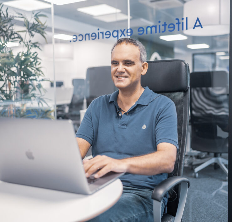 How to keep updated with Java