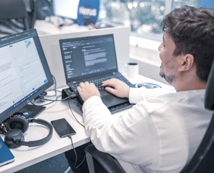 Advantages of using LinkedIn